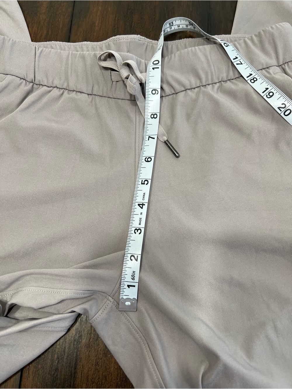 Crazy CRZ YOGA Stretch Drawstring Pocket Jogger 27'' Inseam Taupe EUC Small - Picture 7 of 10